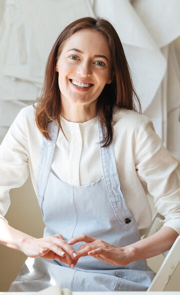 Artisane couturière dans son atelier