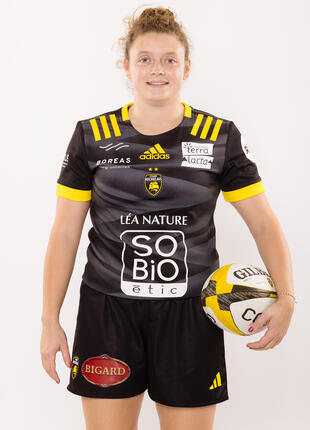 Juliette Prat en tenue de rugby