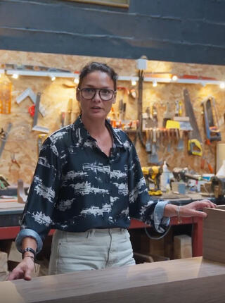 Portrait de Camille Piaton dans son atelier