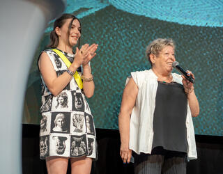 Danielle du Studio Danielle et Flora Kerautret, meilleure apprentie de France 2020 en prêt-à-porter, lors de la soirée de remise de prix de la Battle des CFA