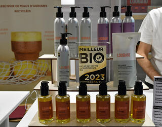 Stand d'Artisan sur le village de l'artisanat - Loubaio