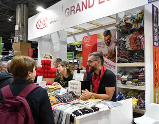 Stand d'Artisan sur le village de l'artisanat - Cerise et Cie